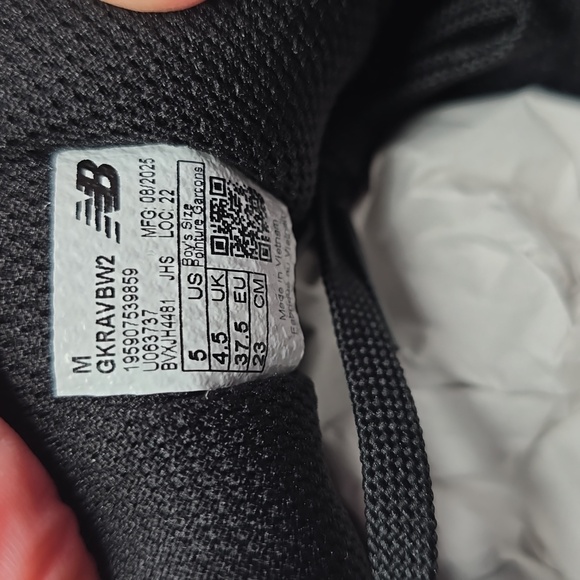 NIB New Balance Rave Run v2 Kids Sz 5 - Picture 7 of 9